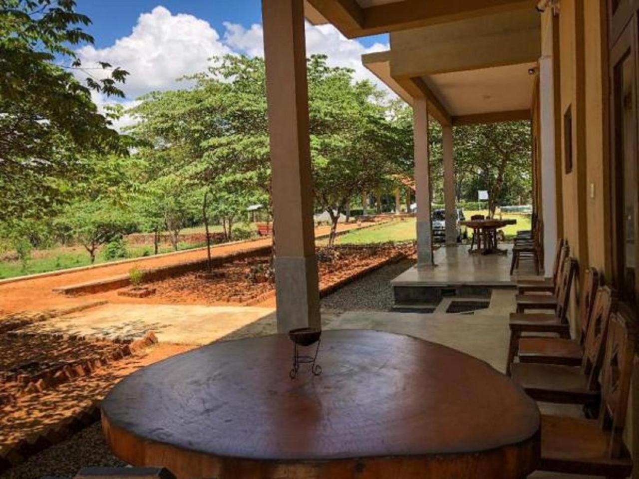 Castle Rock Sigiriya Hotel Kibissa Exterior photo