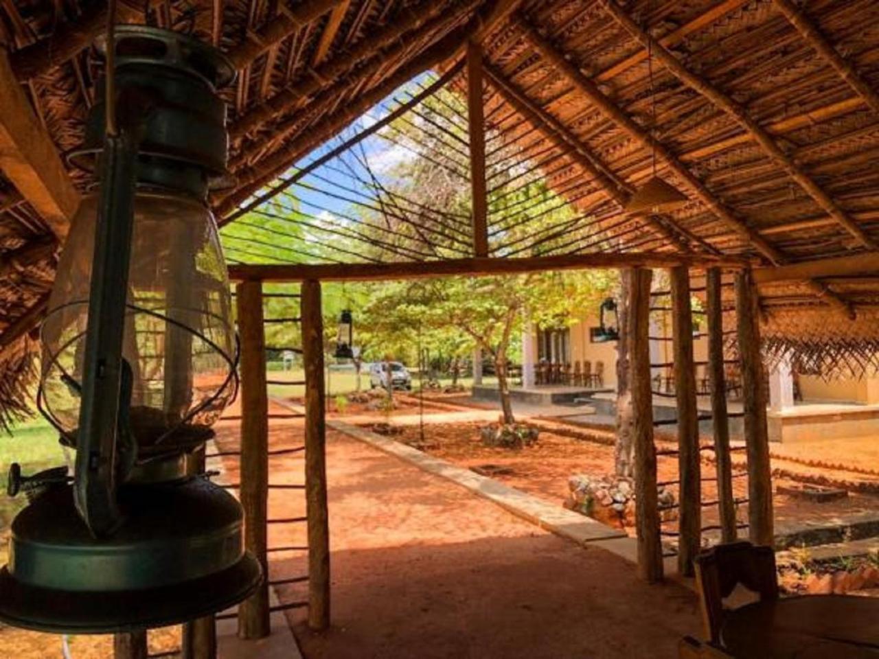Castle Rock Sigiriya Hotel Kibissa Exterior photo
